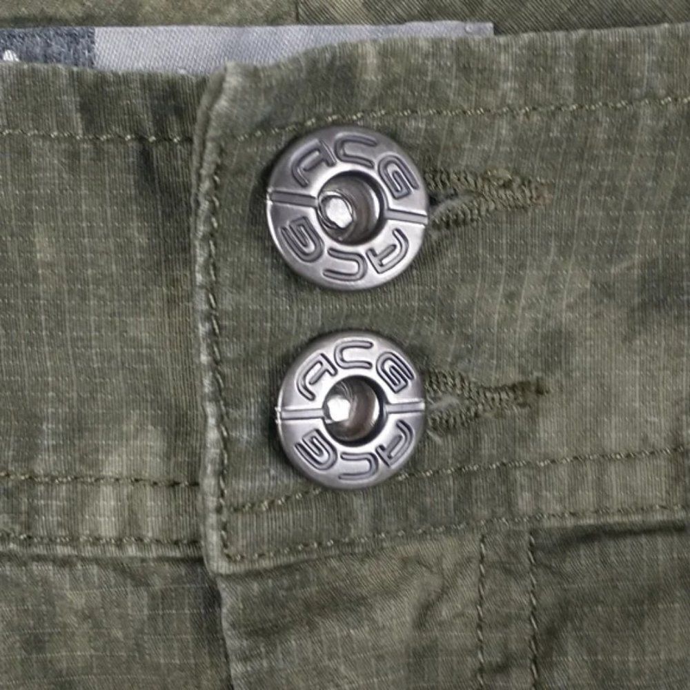 Nike ACG Capri Pants Size 8 Green Camo Cargo Hiking Athletic * - Picture 11 of 14